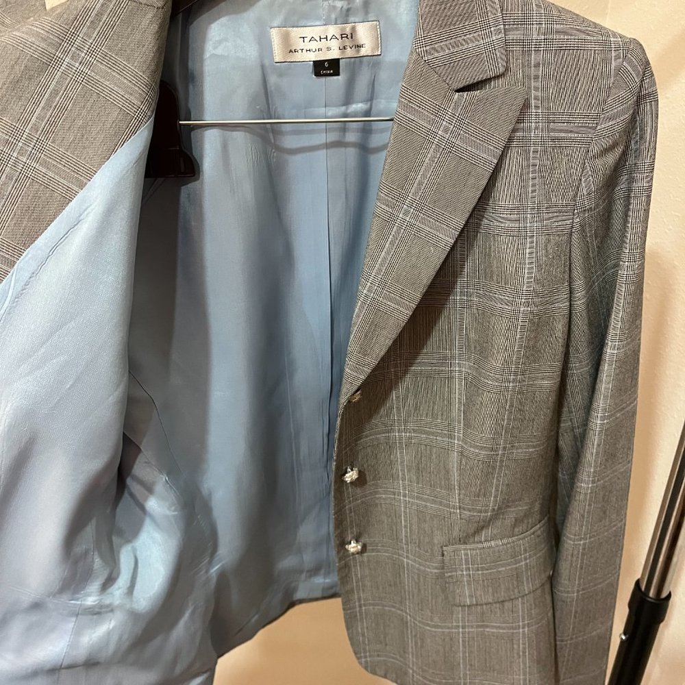 Tahari 2 Piece Skirt Suit Plaid Size 6 Women's-Preowned - Picture 4 of 12